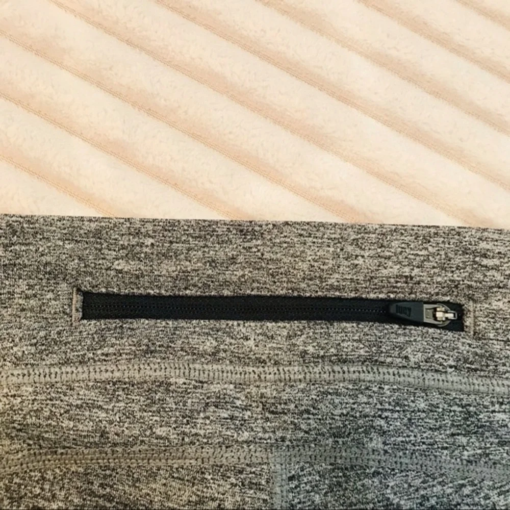 Lucy Activewear Tech Black Gray Pocket Capri Tight Leggings Size XS